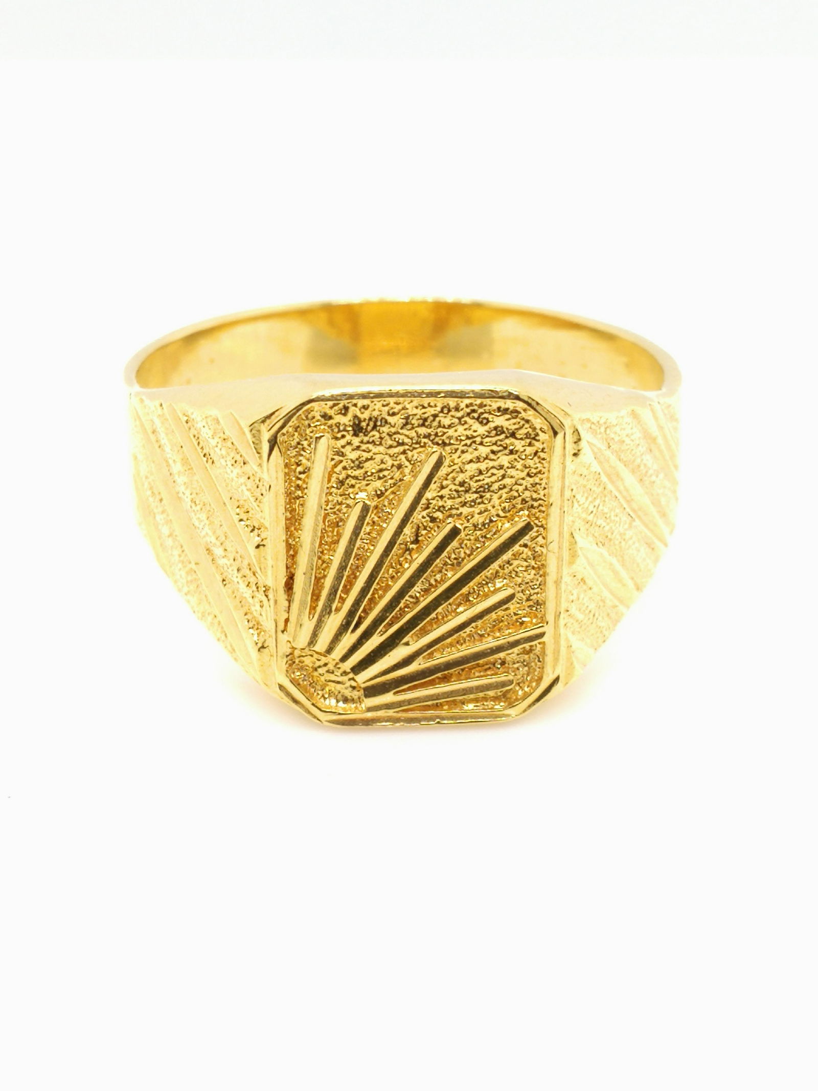 22k yellow gold ring (1 of 1)