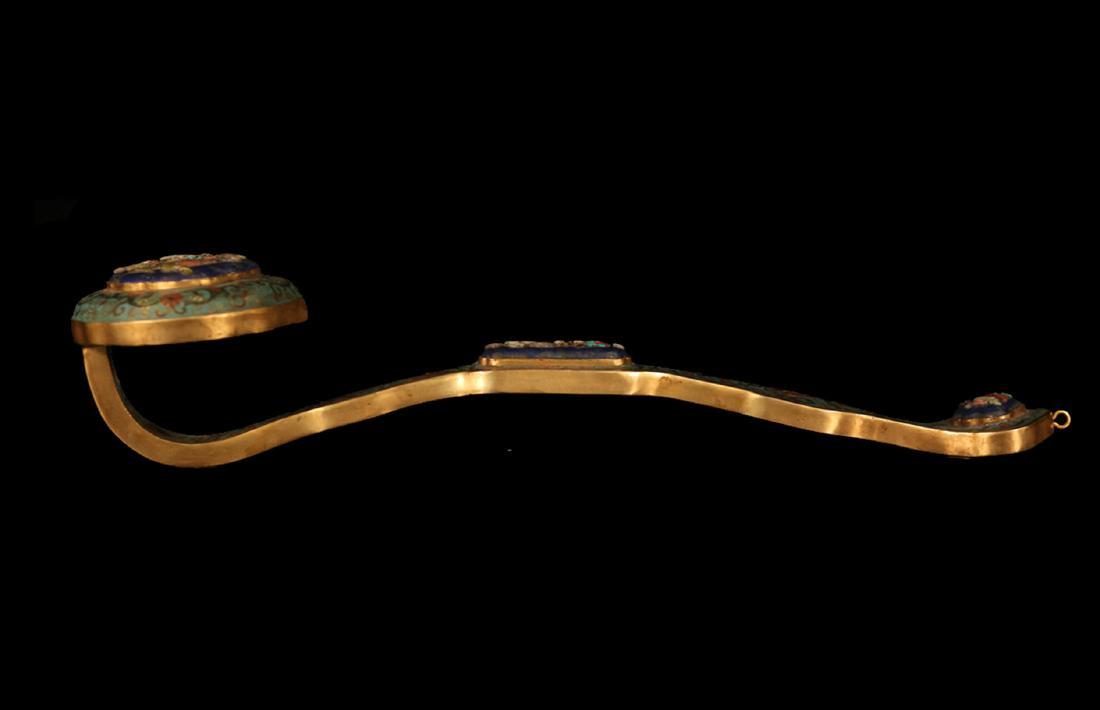 A LAPIS LAZULI INLAID CLOISONNE ENAMEL RUYISCEPTER.QING (1 of 9)