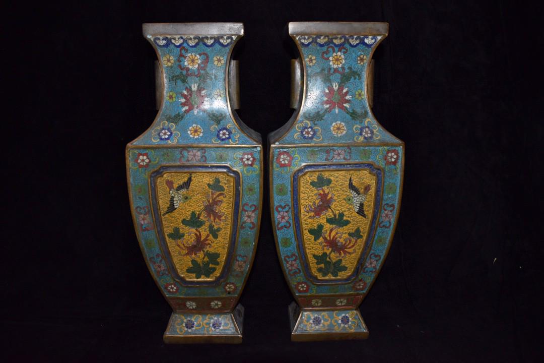 Old Collection Fine Cloisonne Seiko "Niaoyuhuaxiang": Old Collection Fine Cloisonne Seiko "Niaoyuhuaxiang" VaseSize: length 17 width 10.6 height 43 cmApproximate weight: 13.49 kg