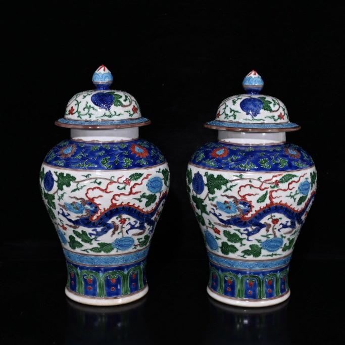Ming Chenghua General Enamel Jar with Dragon Pattern (1 of 9)