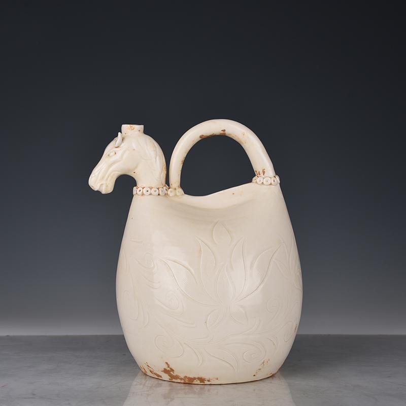 Song Ding kiln carved flower imitation leather sac pot. (1 of 9)