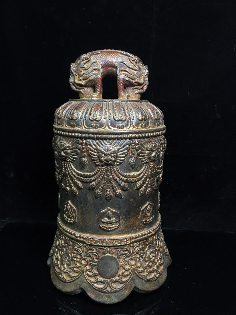 The Tibetan Buddhist Seiko Temple has a bronze bell with exquisite craftsmanship and unique shape (1 of 9)