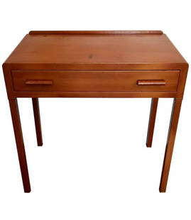 Art Deco Streamline Moderne Metal Desk in the Style of Norman Bel Geddes, 1930's: Art Deco metal desk very similar to the designs Norman Bel Geddes created for Simmons Furniture in the 1930s. All original with wear consistent with age and use. Please see photos.Height: 30 in (76.2