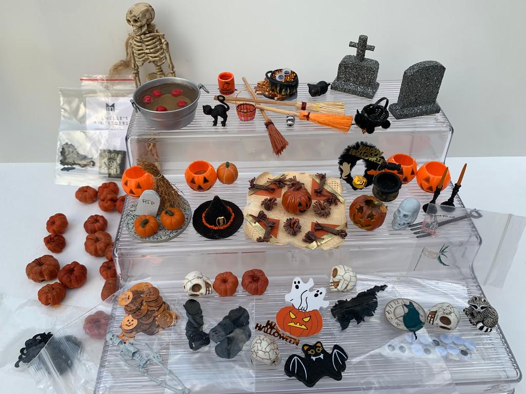 Bobbing For Halloween Apples Lot w/ Pumpkins: Variety of Halloween items in the this lot with bobbing for apples, pumpkins, skeleton, witch hat, decorations, place setting, graves, cauldron, and more.