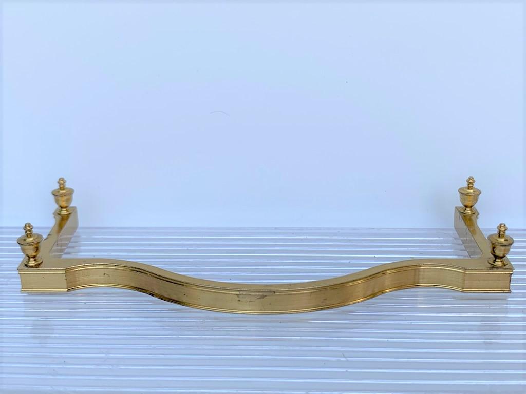 Alec Rothwell Brass Fireplace Fender w/ Finials: Alec Rothwell brass fireplace fender with finials. The work is terrific. Alec is from England and this is from a collection. 1:12 Scale