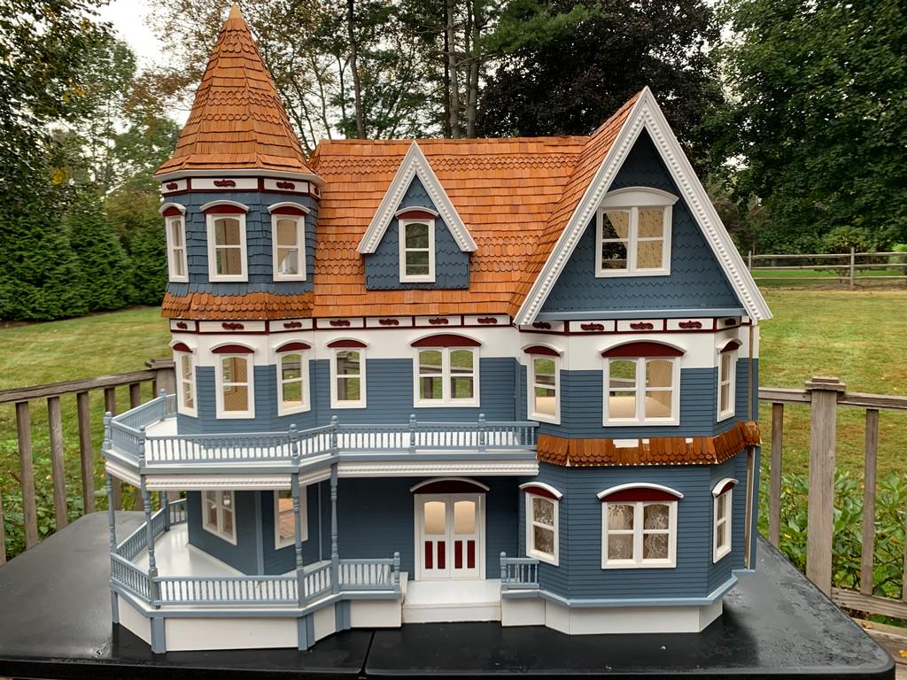 Queen Anne Victorian Dollhouse Real Good Toys Sep 28, 2019 Karen's Dollhouse Auctions in New