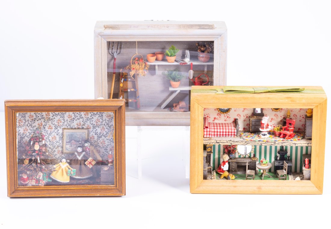 Two Vintage Miniature Christmas Rooms and Potting Shed Display (1 of 9)