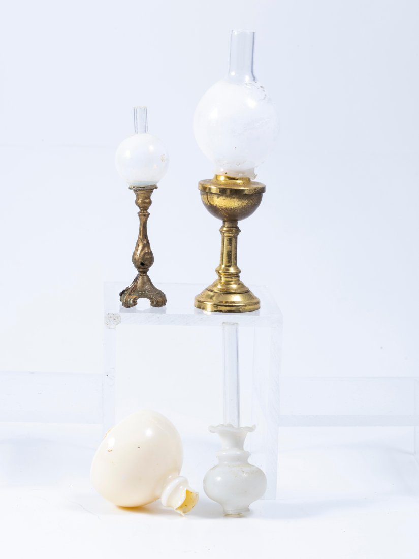 2 Ormolu Lamps with Glass Shades with 2 Extra Glass Lamp Shades (1 of 8)