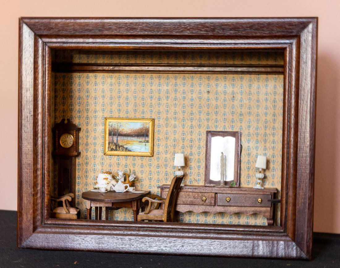 Dining Room Wooden Roombox w/ Glass Front (1 of 8)