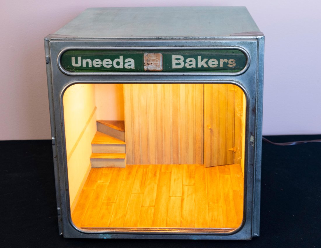 Uneeda Bakers Roombox, Vintage (1 of 9)