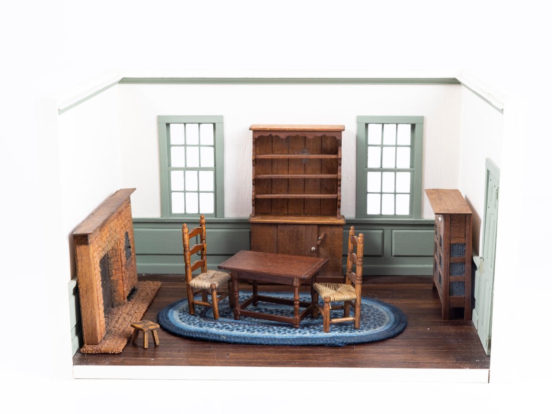 1/2" Scale Decorated Artisan Furniture in Living Room Wooden Roombox (1 of 11)