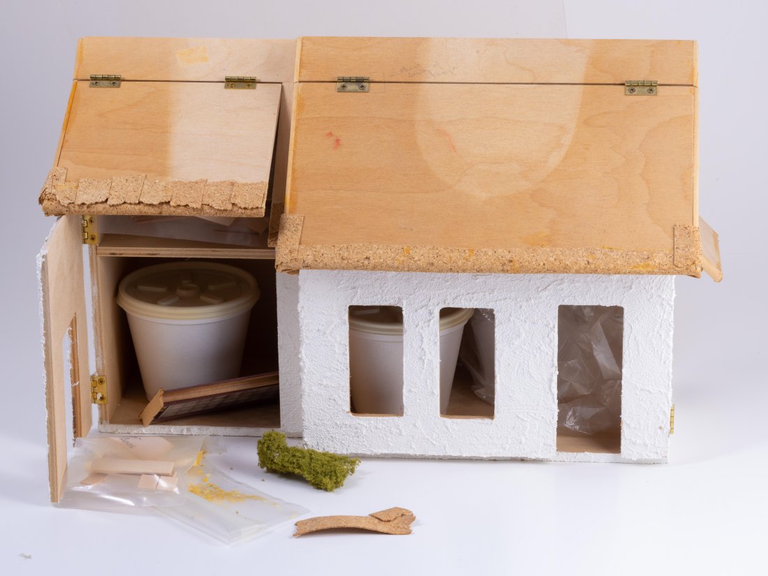 1/2" Half Inch Dollhouse Cottage - Partially Assembled (1 of 8)