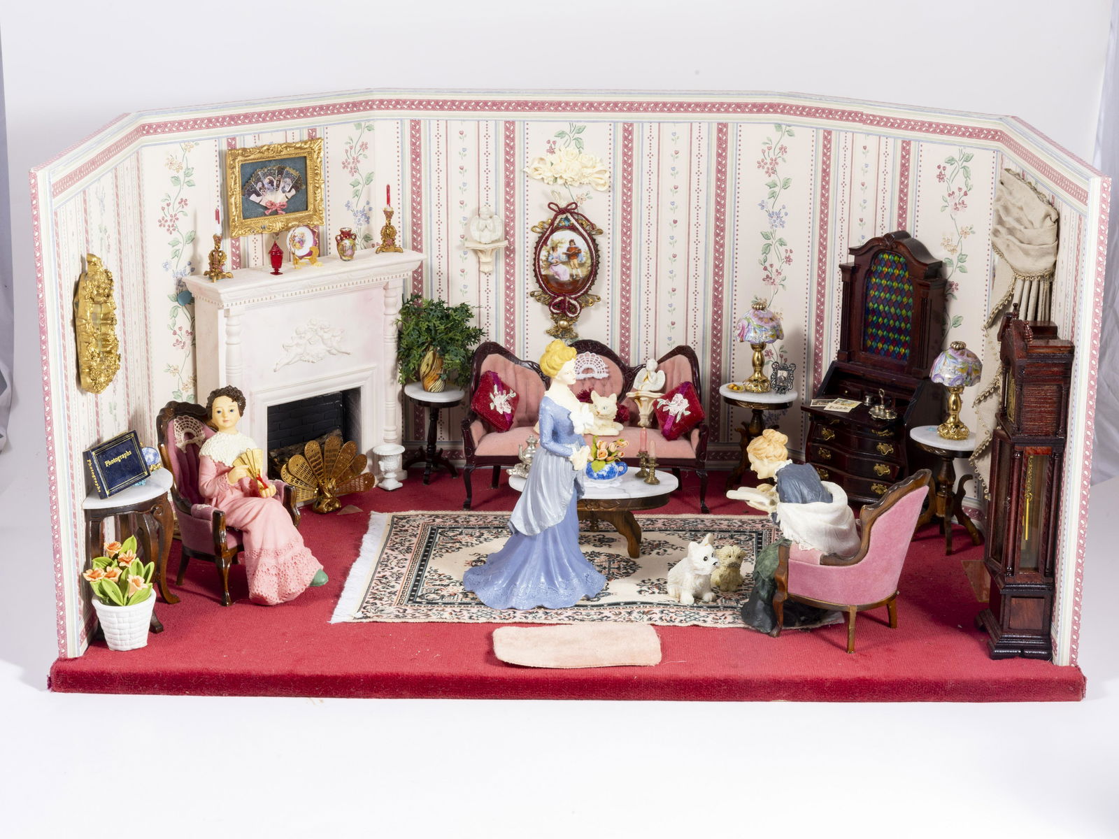 Pretty in Pink Living Room Decorated Roombox (1 of 14)