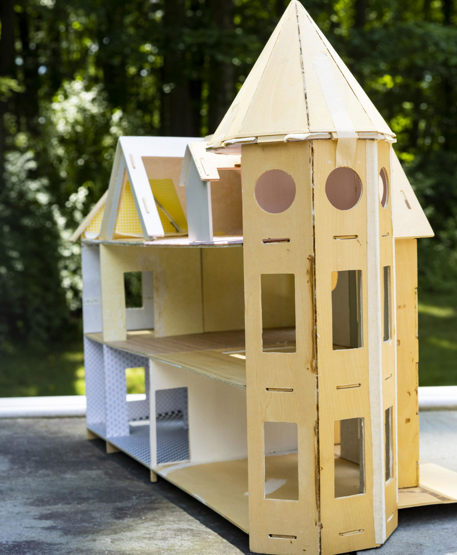 1/2" Half Scale "Elizabeth Anne" Dollhouse by Oak Ridge Corporation (1 of 18)