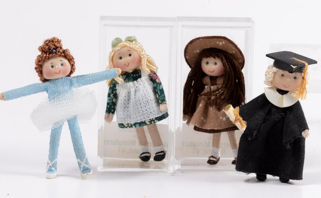 Toys - Ann Anderson Set Of 4 Dolls (1 of 6)