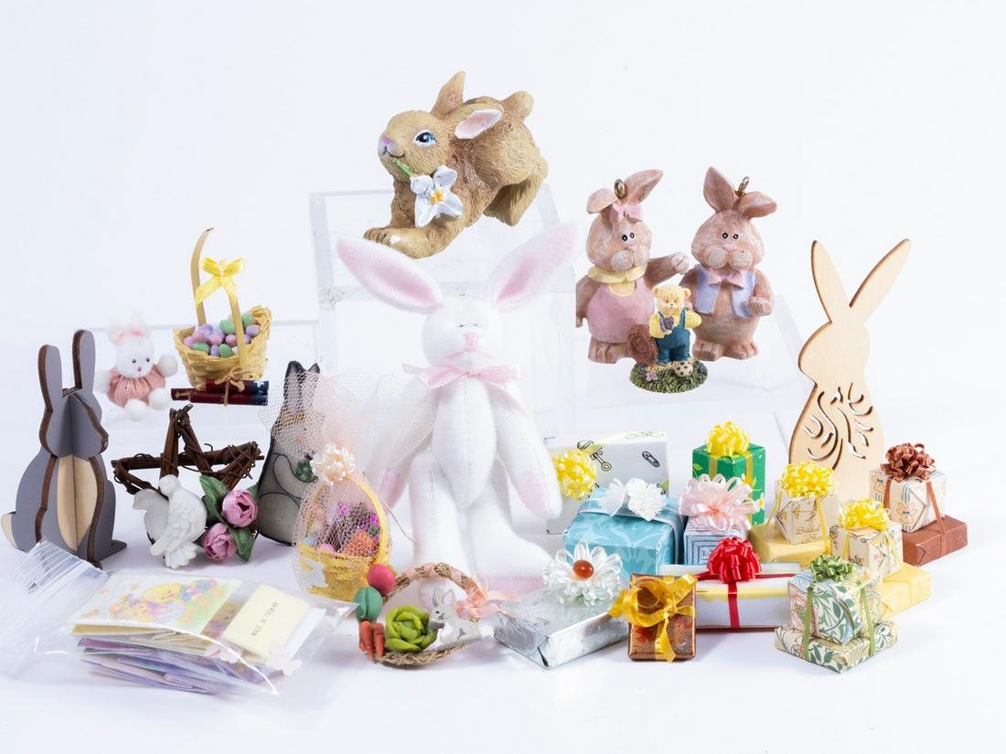 Easter Variety Lot with Presents, Bunnies & More  - Holiday (1 of 10)