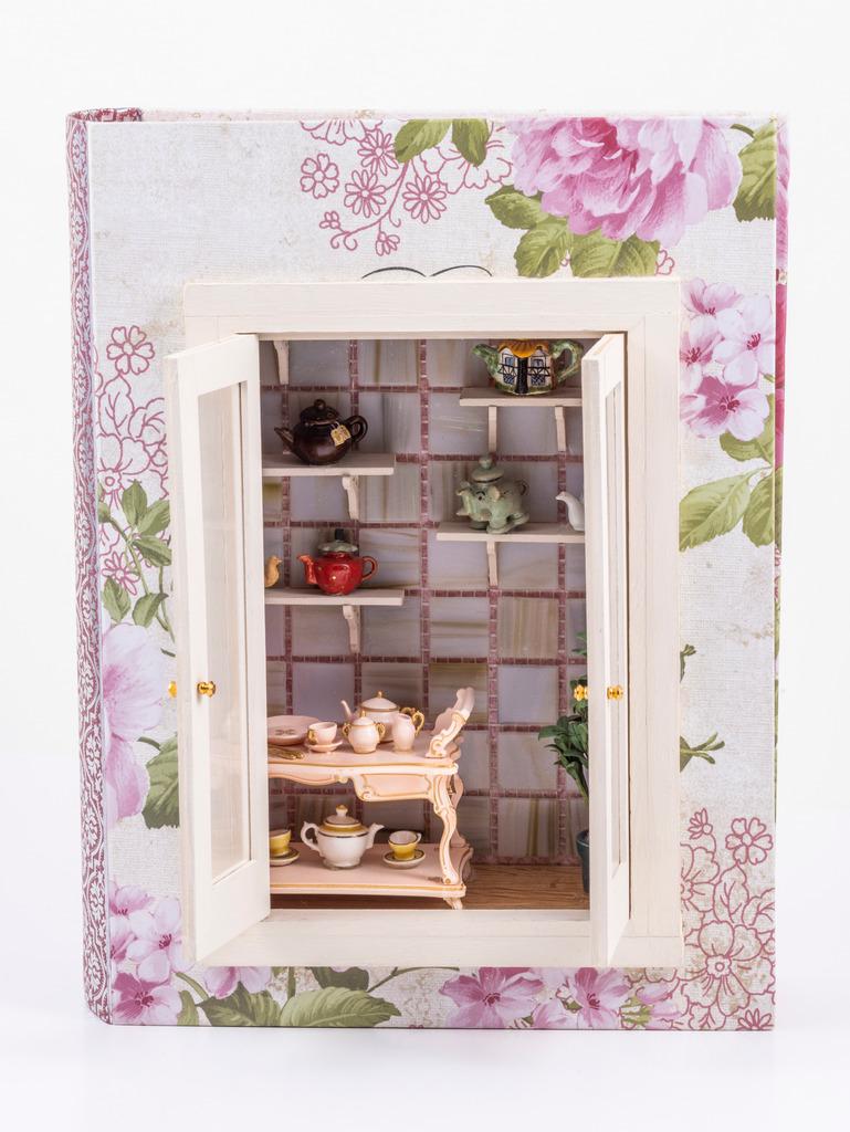 Artisan Teapot Collection Inside A  Book - Sam Dunlap, English RM, Sylvia Mobley, Ann Caesar (1 of 8)