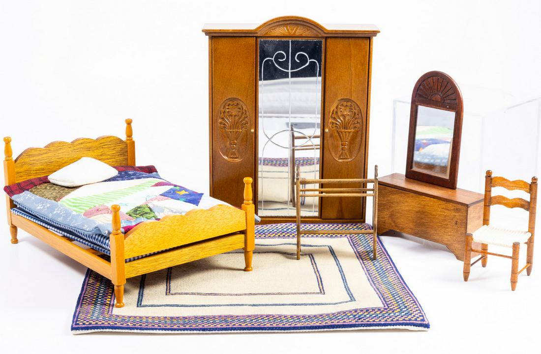 Bedroom Set with Mirrored Armoire & Quilt (1 of 7)