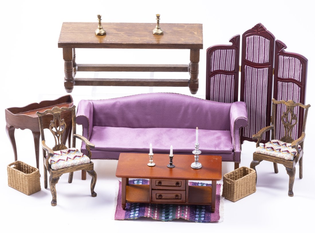 Living Room Furniture With 3 Panel Screen In Burgundy And Dusty Rose Colors: Living Room Furniture With 3 Panel Screen In Burgundy And Dusty Rose Colors