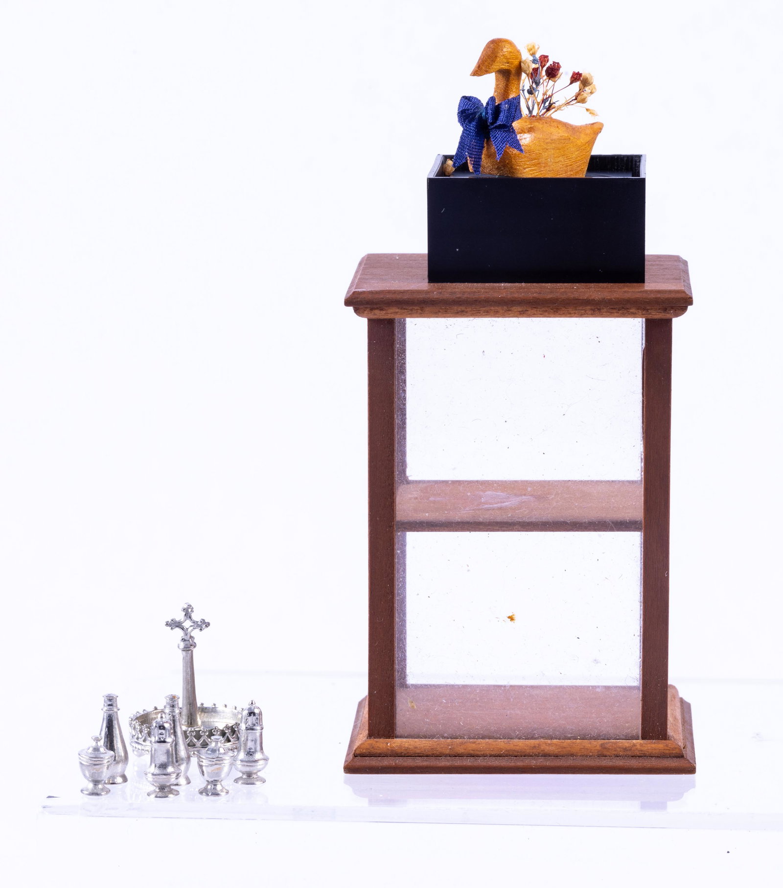 Ed Norton Display Case With Judy Williamson And Nicole Walton Marble Duck (1 of 8)