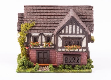 1:144 Scale Decorated Tudor House