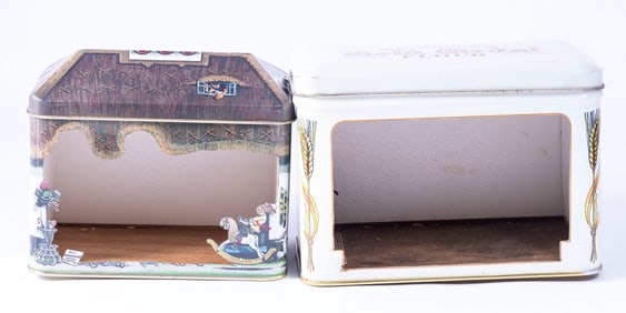 1/2" Half Scale Flour Tin with Braxton Payne Fireplace & Dollhouse Tin