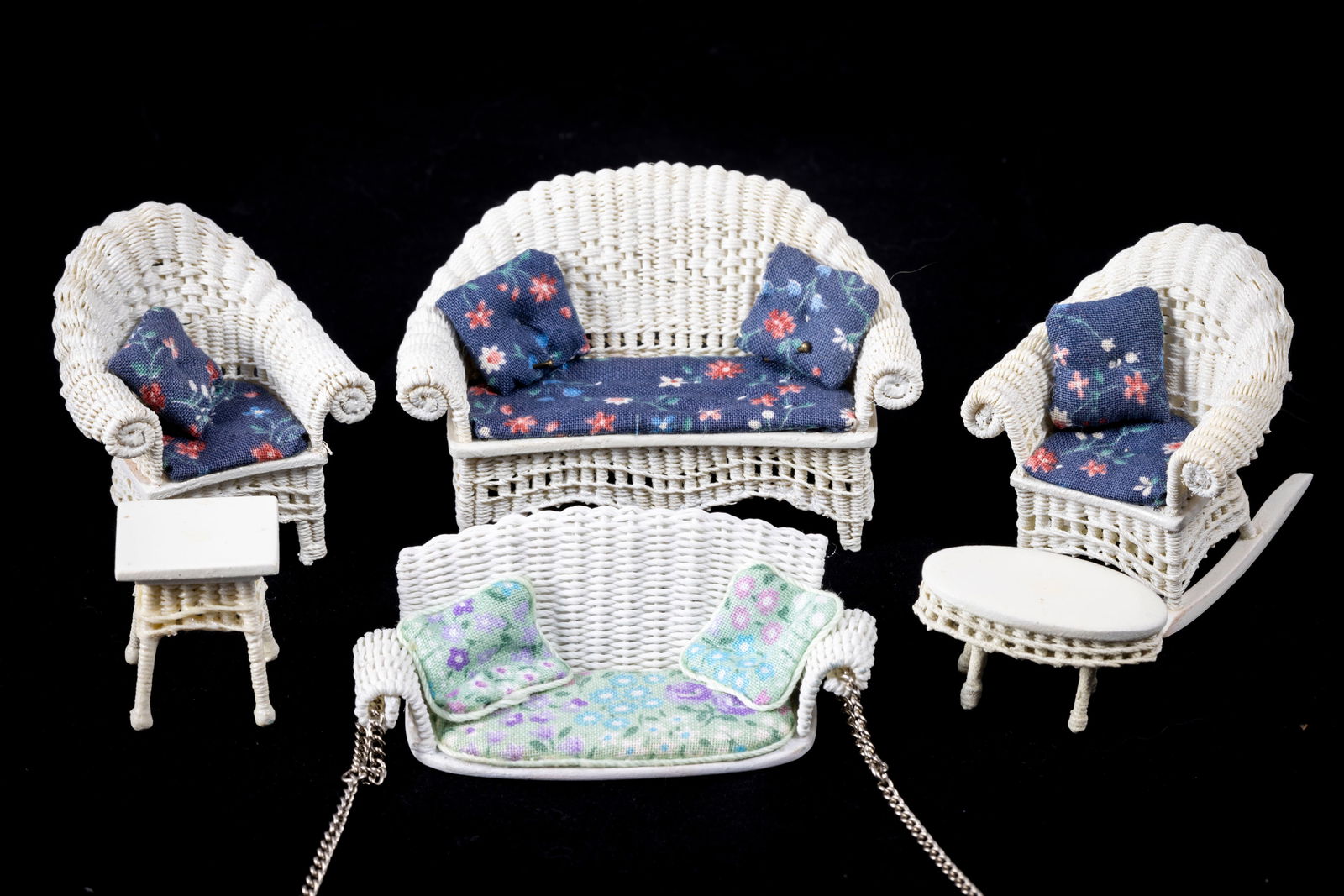 Handmade Wicker Patio Furniture 1:242 or Half Scale (1 of 10)