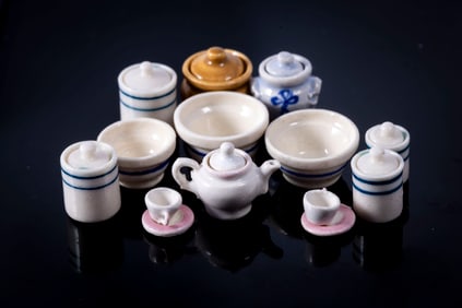 Sam Dunlap 12+ Pc Pottery Assortment in 1:24 Scale or Half Scale