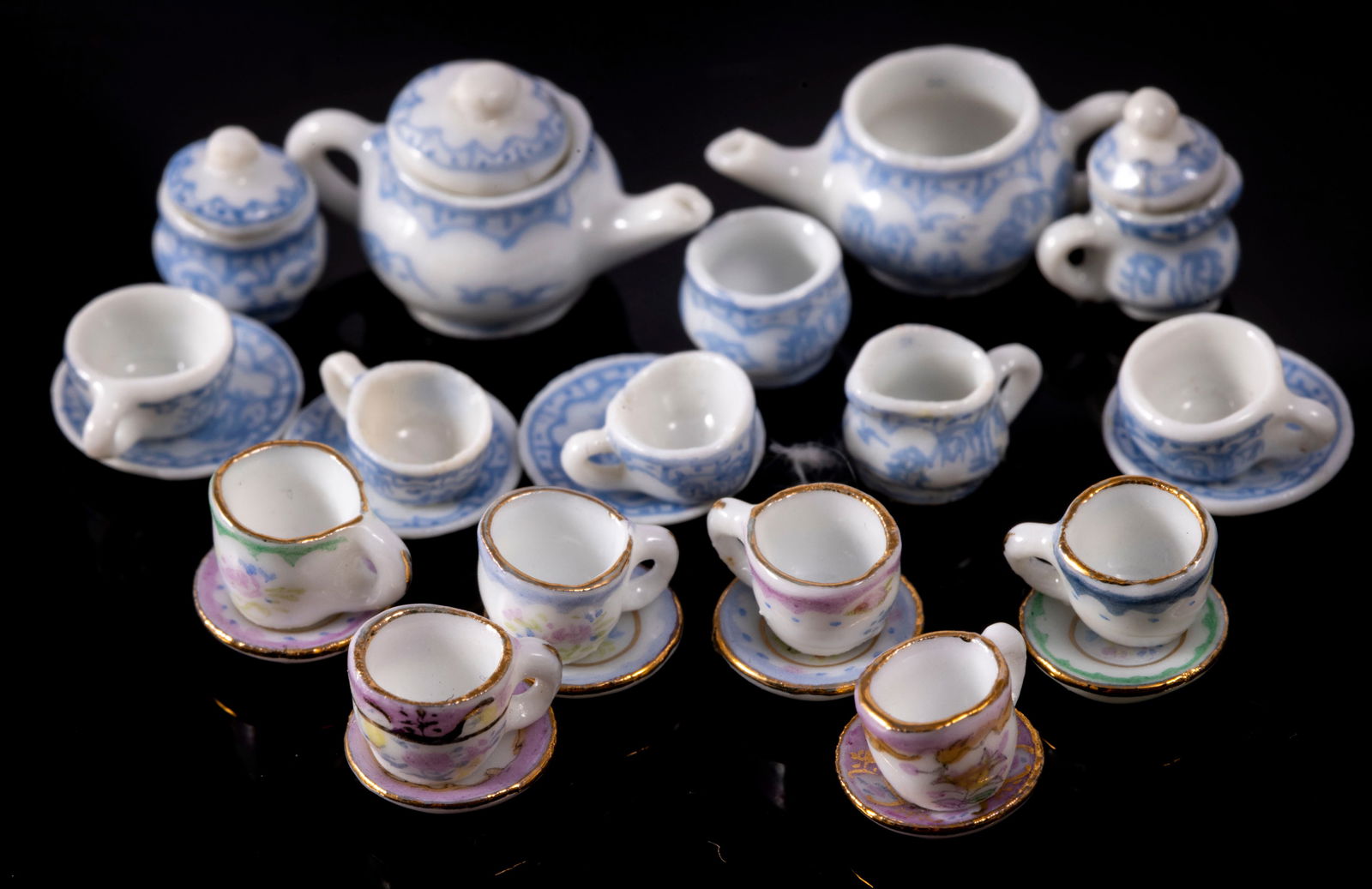 1:24 Scale Bespaq Tea Sets & Additional Pieces (1 of 9)