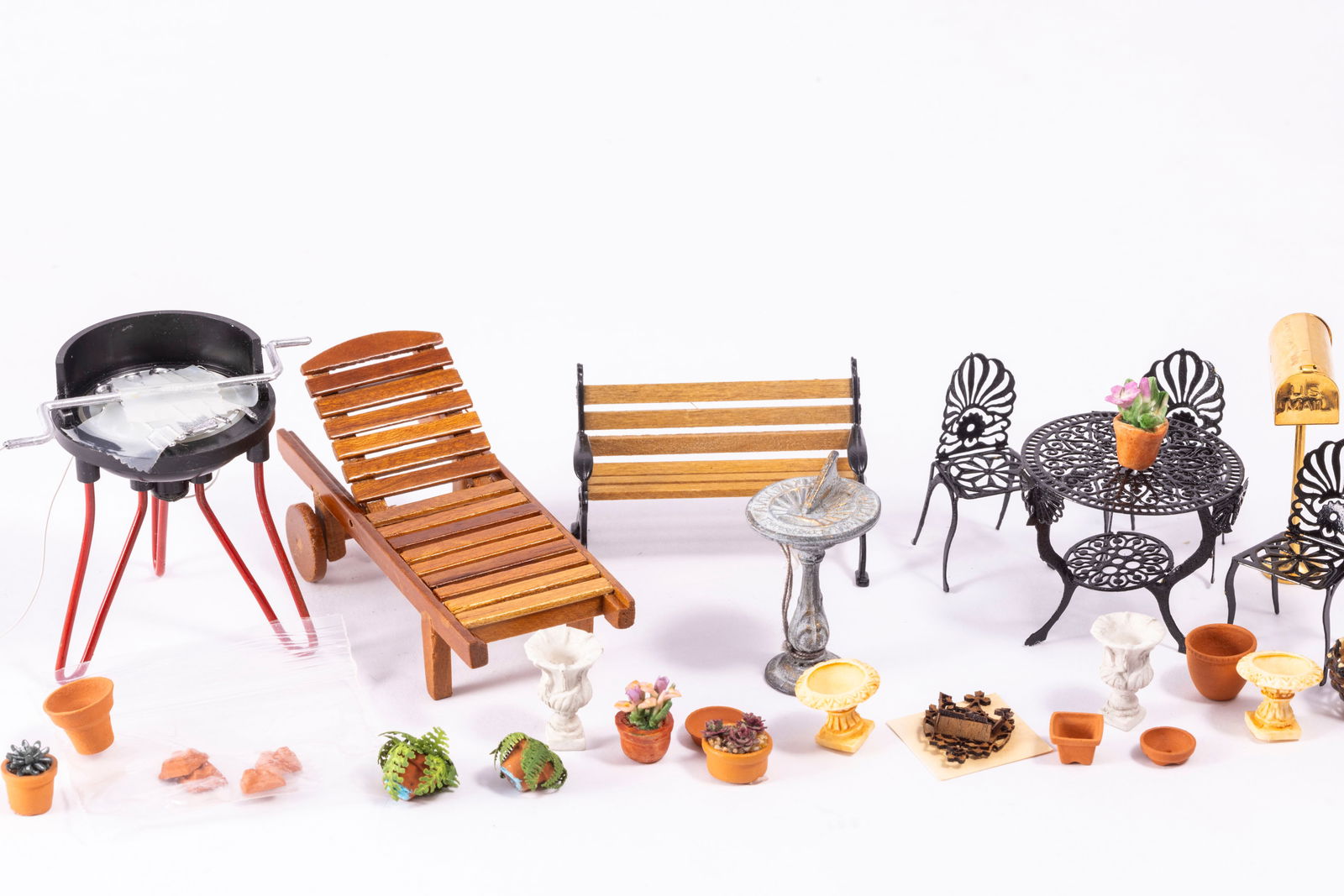 Half Scale or 1:24 Outdoor Items with BBQ & Plants (1 of 6)