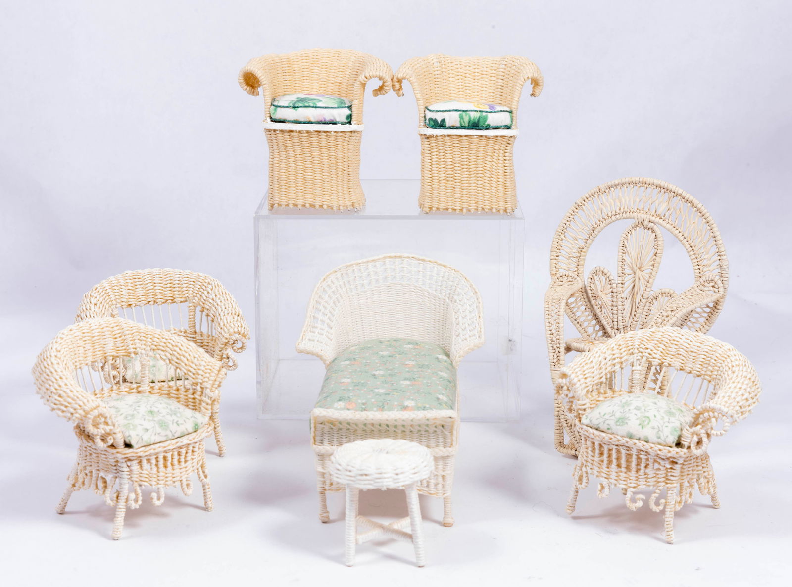 Handmade Wicker 8 Piece Variety (1 of 8)