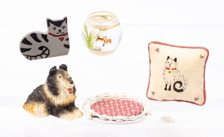 Pet Friends with Fishbowl & Peggy Taylor Wicker Dog/Cat Bed