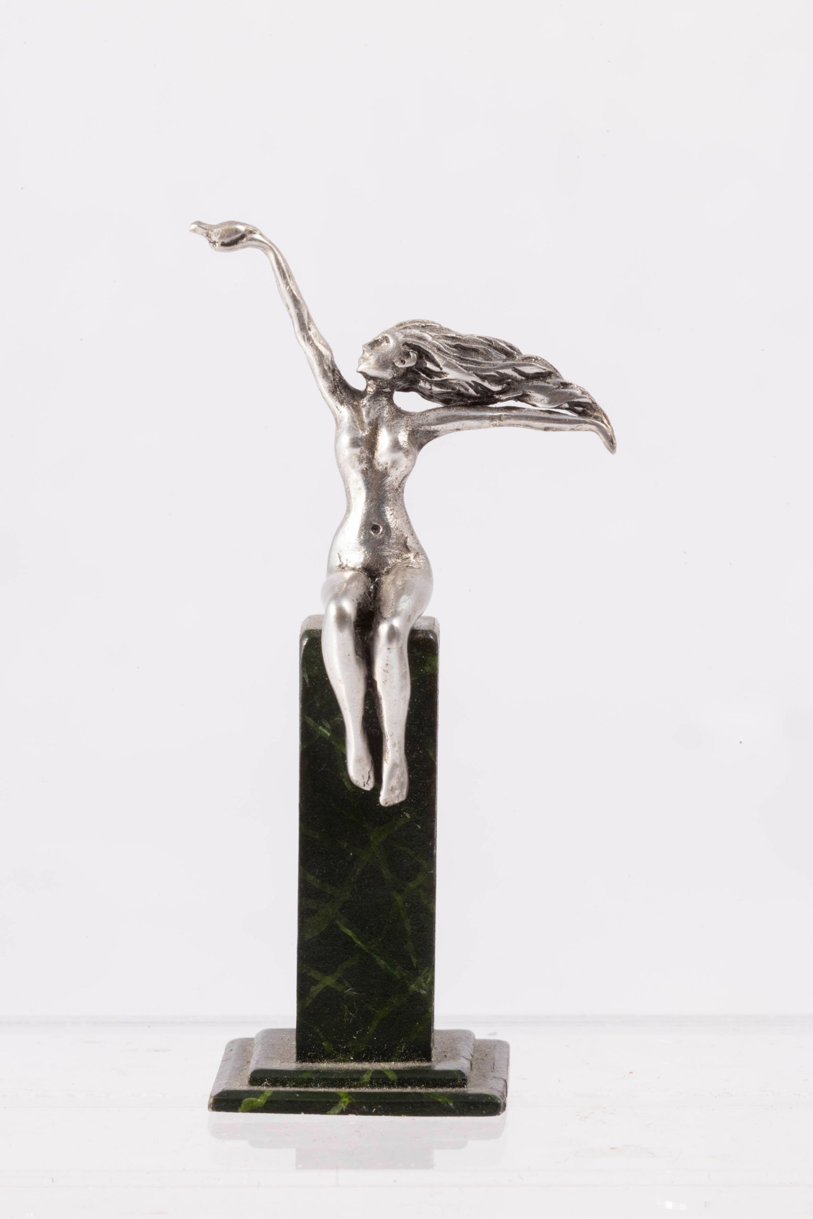 "Le Messager" Art Deco Sculpture: Art Deco sculpture of "Le Messager" or The Carrier Pigeon.