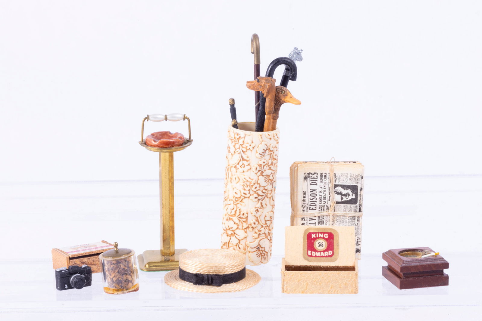 Men's Assortment of Canes with Brooke Tucker Ashtray & Smoking Set & Men's Items (1 of 9)