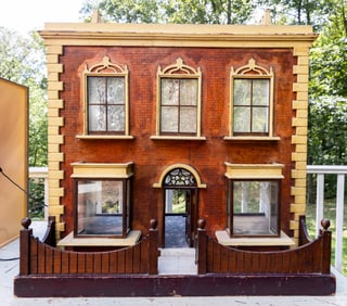 Antique Dollhouse - Four Rooms with Bay Window -