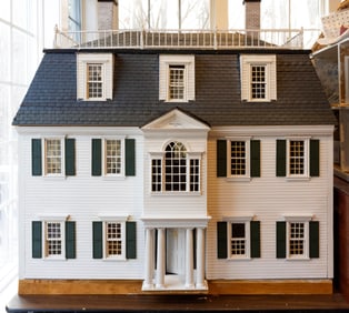 1760 Sheldon Tavern Dollhouse Replica - Historical House in Lichtfield, Connecticut