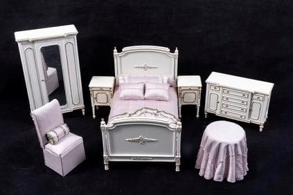 Bespaq Bedroom with Lavender Silk Bedding