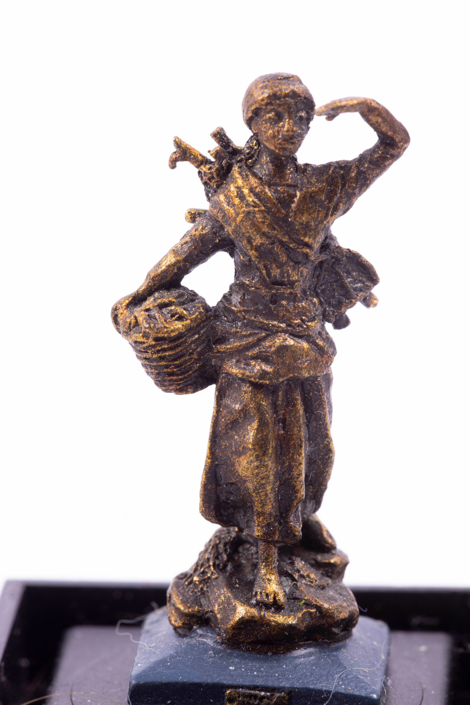Brass Statue Figurine of a Woman Looking With Basket - Neil Carter: Brass Statue Figurine of a Woman Looking With Basket - Neil Carter