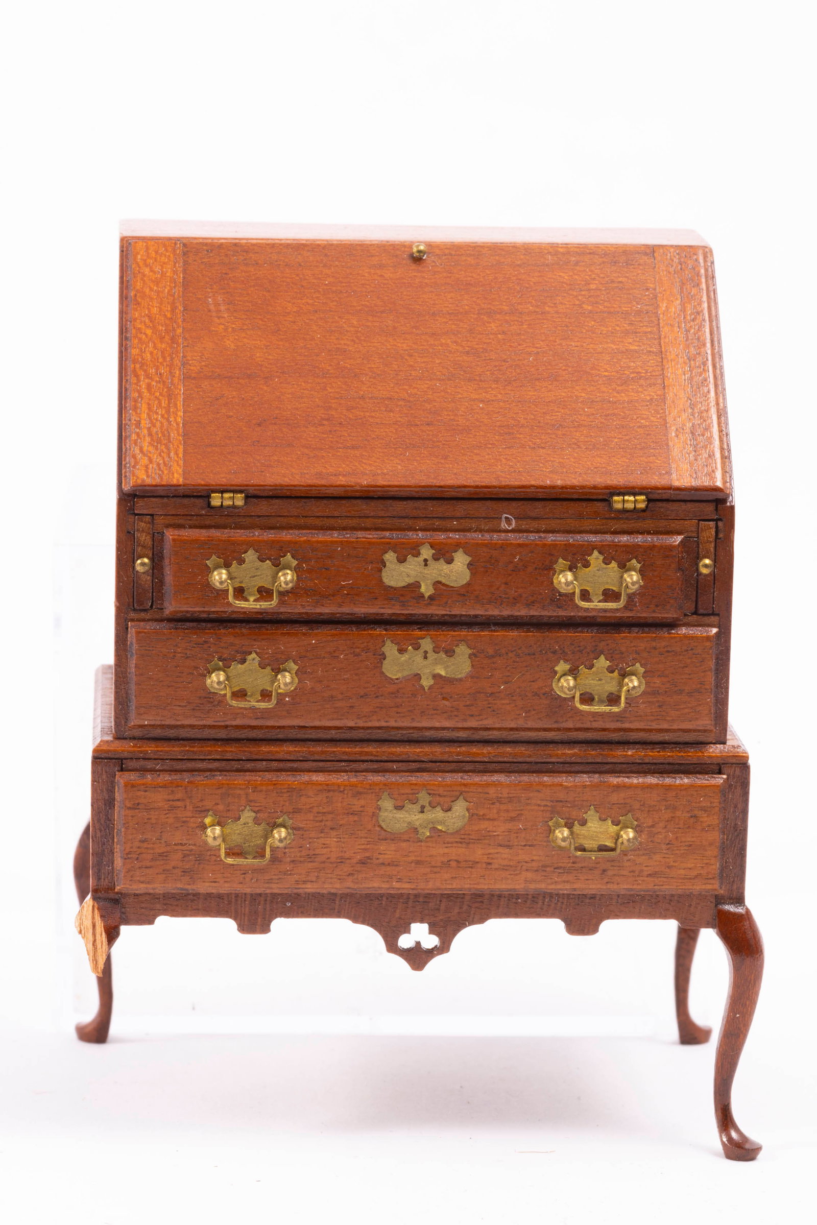 Ed Norton Desk with Broken Leg: Beautiful Ed Norton desk with drop down front. The little drawers are on the side as well and pull out. Unfortunately, there's a broken leg. No parts to fix it.