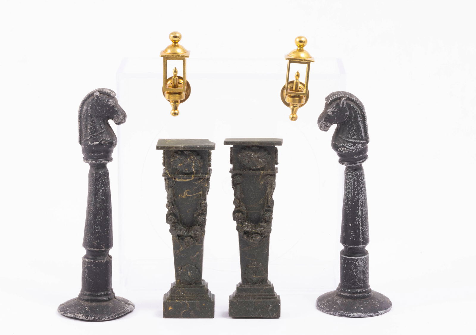 Outdooor Horse Head Pillars with Brass Coach Lamps (1 of 6)