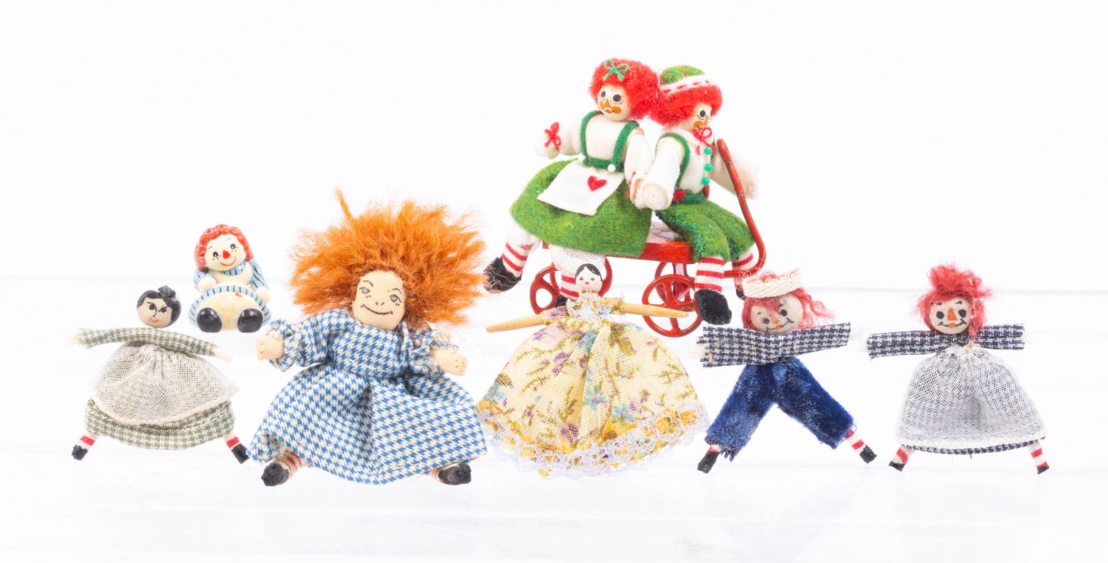 Handmade Dolls Assortment with Raggedy Ann & Andy (1 of 10)