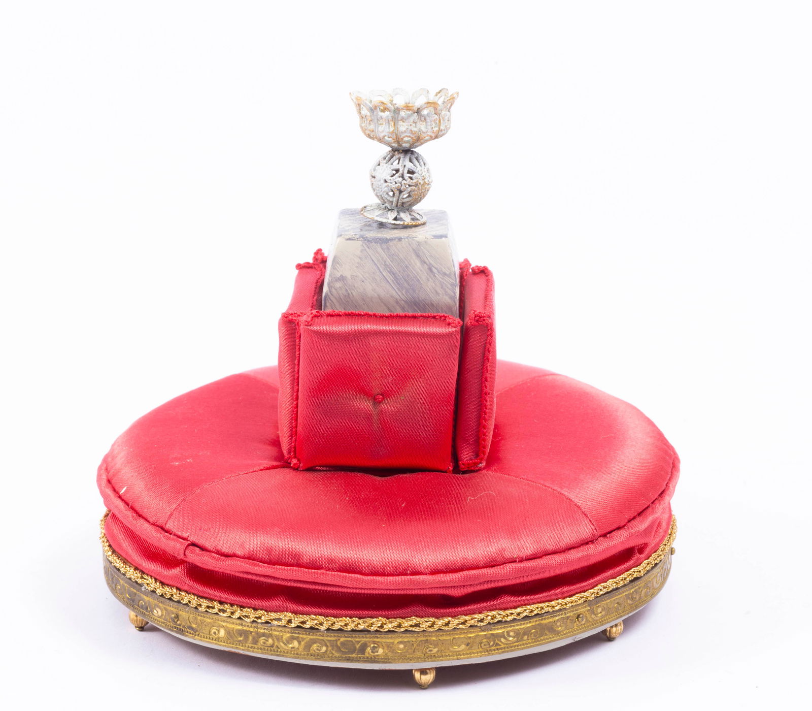 Chestnut Hill Studios Hotel Lobby Sofa (1 of 4)