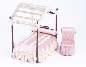 Lynne Lakes Dressed Canopy Bed Set