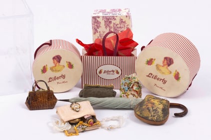 Ladies Pearl Necklace Jewelry & Hat Boxes with Ladies Accroutrements
