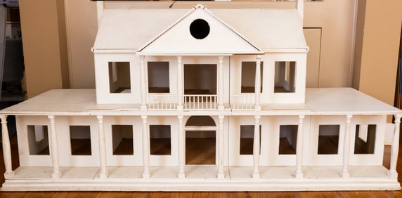 Linden Plantation House in Natchez, MS  - Replica Dollhouse