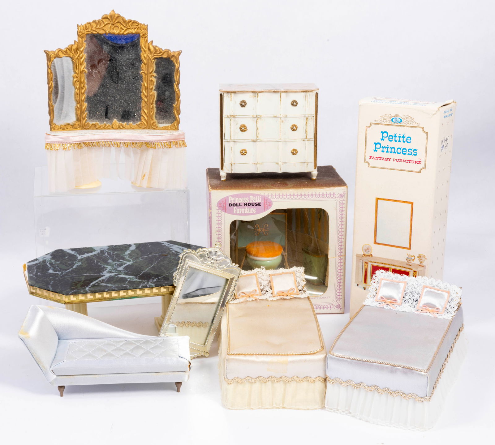 Petite Princess Furniture Lot (1 of 8)