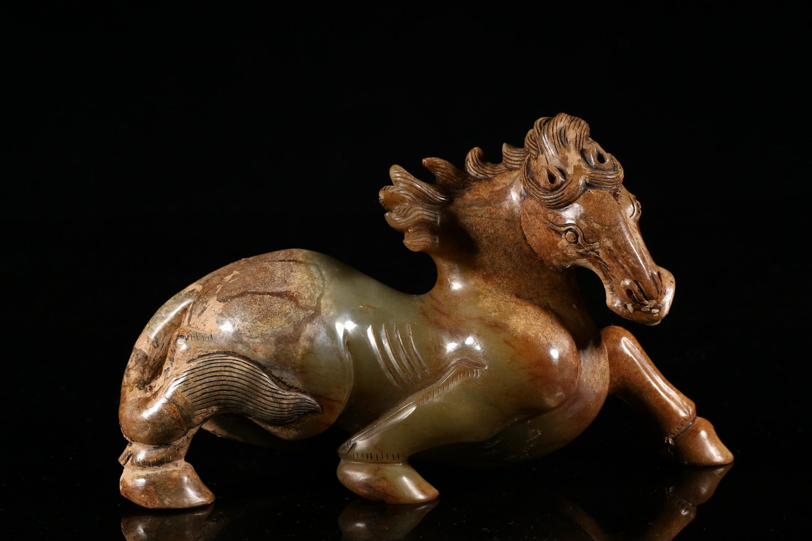 A Rare and Fine Gray Jade Horse: A Rare and Fine Gray Jade HorseChinese Han DynastySize: 20.5cmX6cmX12.3cm