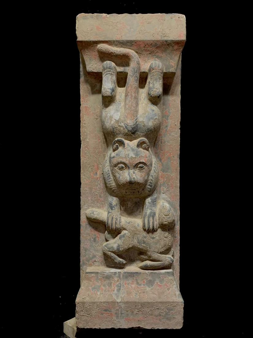 A Large Painted Bluestone 'Tiger' Stele: A Large Painted Bluestone 'Tiger' Stele Chinese Han DynastySize:100cmX35cmX25cm