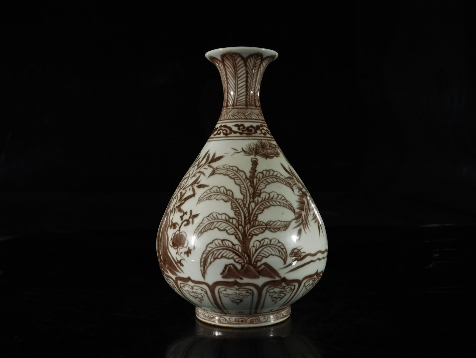 An Underglaze Red 'Flower' Vase: An Underglaze Red 'Flower' Vase Chinese Ming Dynasty Size: 21cmx32cm