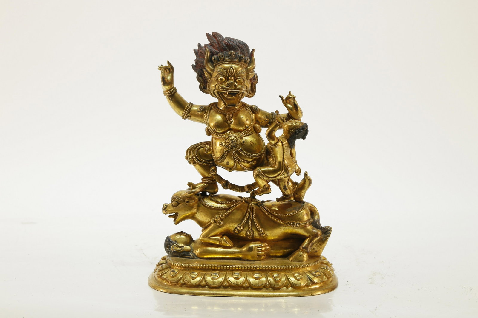 A Gilt Bronze Tibetan Sculpture Buddhist Figure: A Gilt Bronze Tibetan Sculpture Buddhist Figure Chinese Qing Dynasty 17-18 th Century Size:15cmx9.5cmx19.5cm